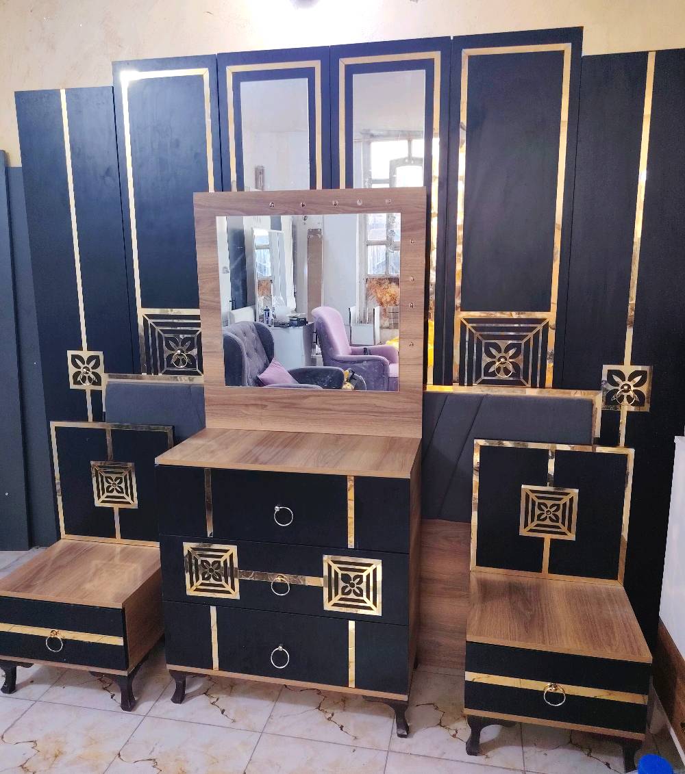 غرفة نوم تركي 6 قطع نضام ابواب ✅ ✅ 
 نضيفه كلش بنسبة 95% 👍✅👍
كل هذا 450،000 الف مع نقل وشد داخل بغداد 🚛🪛
للاستفسار خاص واتس اتصال