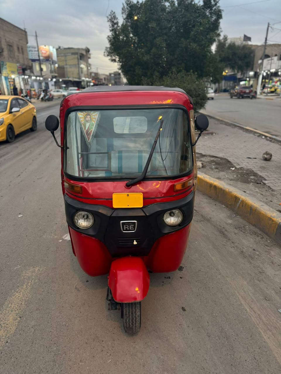 تكتك للبيع موديل 2018 نضيفه ومعمرة تعمير يخبل جماليه محرك اكسل يخبلن السعر 4200 وبيه. مجال مكاني بغداد الحريه يم جامع لمفلش الرقم الواتساب *********** رقم المبايل ***********
