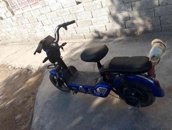 سلام عليكم بايسكل شحن للبيع مستخدم شهر واحد وحتركت بطارياته نضافه فول المكان واسط الدجيلي قرب المام المحسن/ع/ السعر 250وبي مجال الرقم ***********
