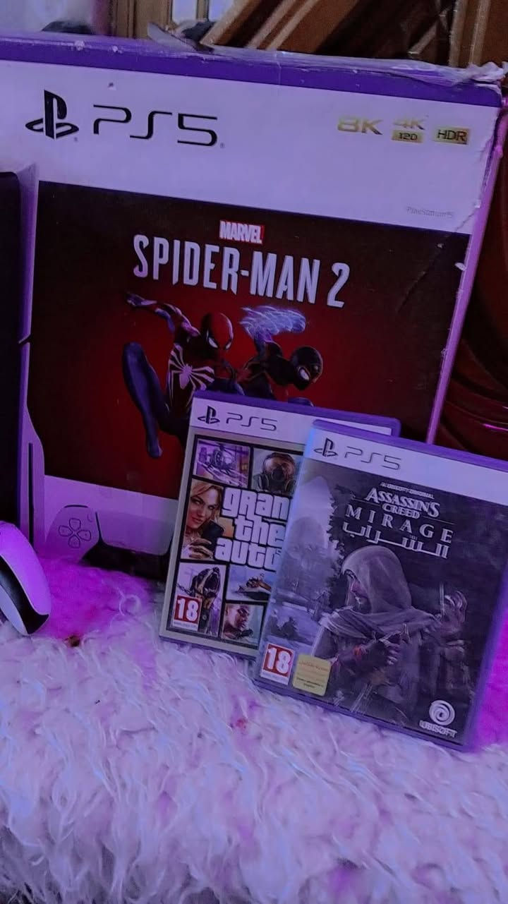 Ps5سلم
ريجن امريكي
مستخدم قليل  
كامل ملحقاته 
كارتونه وكيبلاته الاصليه
جوستك الصلي
 وياه قرص سراب +جيتياي
مكاني البصره حي الحسين 
رقم فقط واساب ***********
