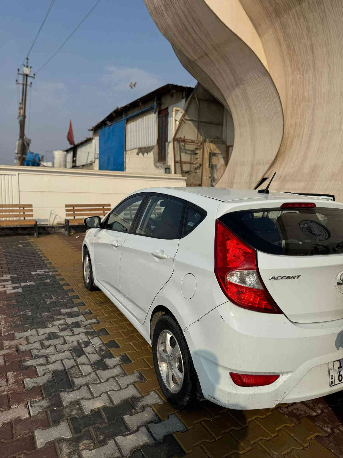 السلام عليكم 
من رخصة مدير الكروب المحترم اكسنت موديل (٢٠١٤) حادث جاملغ ايمن وبنيد نفسهن معمرات لان الضربيه خفيفه كير محرك صدر خلفي امامي كله جديد تخم تاير السعر ٩٣$ ورقه وبيه مجال حك الجيه العنوان بياع غير متواجد على الفيس الآن مكلف بالنشر رقم ابو السياره 

***********

+964 770 455 5310
