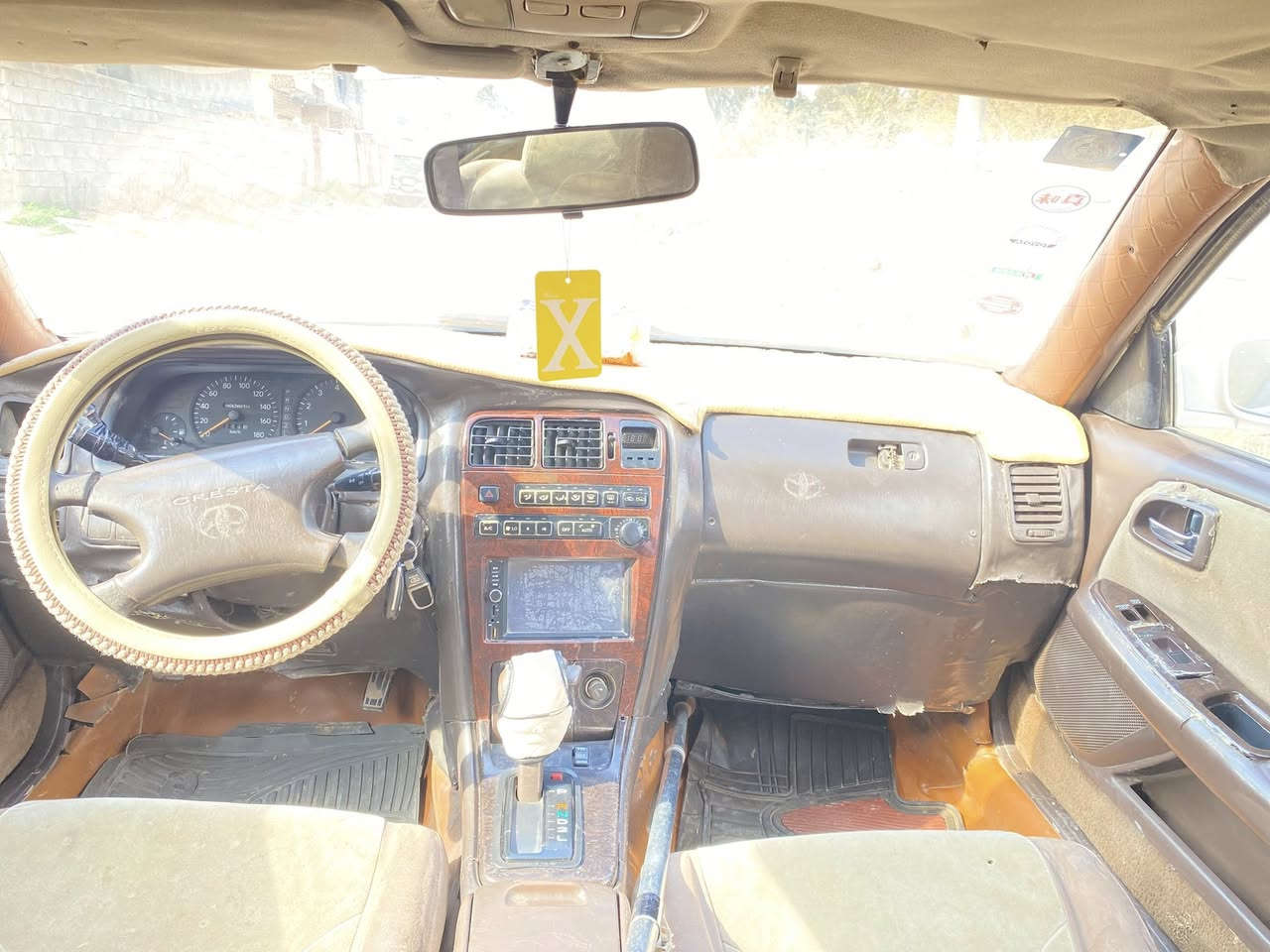 السلام عليكم سياره كرسته موديل 93مكينه ونجي . بيها خيط تبخير حداديه جيده مصبوغه عام باسمي رقم بغداد تحويل ثاني يوم رقم إنكليزي مشروع سنتر لوك سياره نضيفه  وطني فقط بيع وهاذه رقمي ***********.        مكاني واسط قضاء الزبيديه
