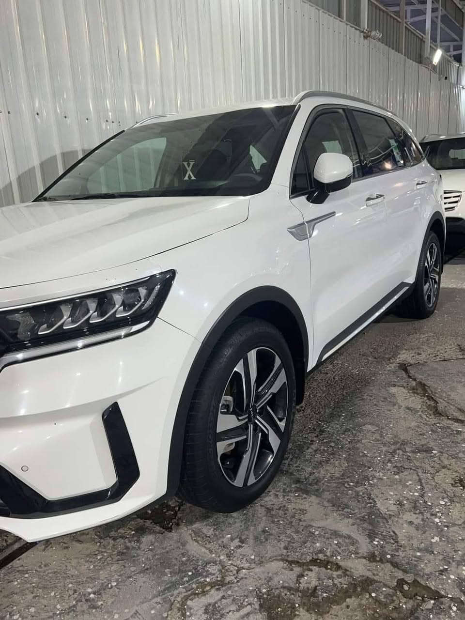 كيا سورينتو 2023 فول مواصفات ماعدا البنراما ضمان الشركة الدولية رقم بغداد
▪️ماشية 47000km
▪️7 راكب
▪️4 كاميرات 
▪️گير ماوس
▪️محرك 6 سلندر
▪️قماره حديد
▪️كشنات جلد 
▪️تحكم قياده اربع انضمه
▪️بصمة ابواب
▪️بردات بلادي
▪️تشغيل عن بعد
▪️شاشة خرائط
▪️صندوق بصمة  سياره فول ماعدا البنارامه وشوفته احله من الصور واكون ممنون من الجميع الاستفسار اكثر
ملاحضه بيه بنيد فقط بدون داخل 

 *********** السعر 295  وبيه مجال الطيبين
