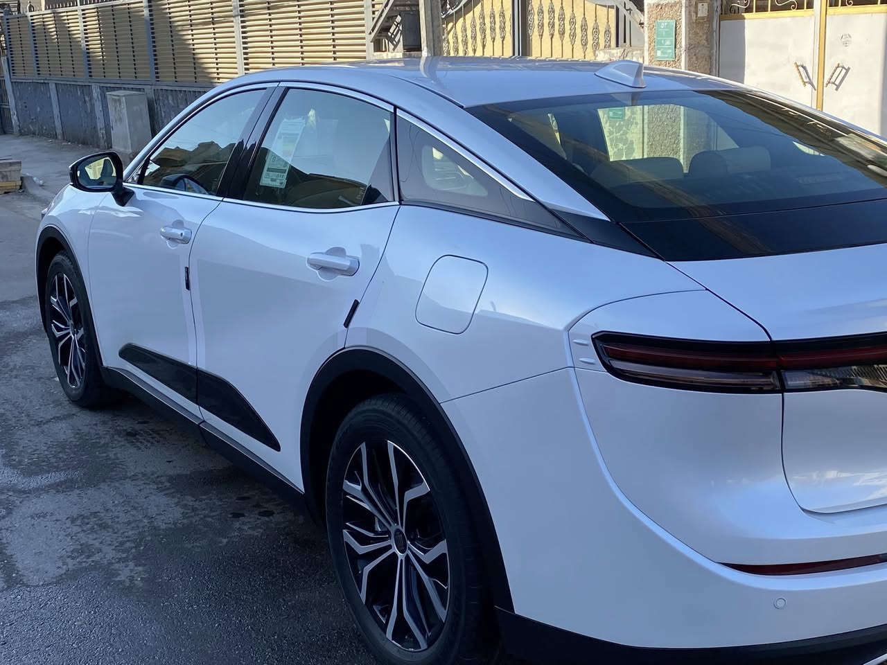 الموصفات
خليجي عبد اللطيف
* ﻿﻿هايبرد�. دخول ذكي
* ﻿﻿بصمة تشغيل�خزن ميمور�لد امامي�لد خلفي�كراسي كهرباء�داخل جلد ابيضّ�برده خلفيه
* ﻿﻿هندبرك بصمة�تبريد كشنات�شاشه كبيره مدعومه ابل كاربلاي�لايت زنون 4 عدسات�قطعتين تبريد�اوتو هولد�كامره خلفيه دواره�كامرات 5�ستيرن كهرباء�رادارات ٣٦٠�سستم سماعات jpl�مري كهرباء
* ﻿﻿اشاير بل مري�تحكمات جهتين�دبل كروس سرعه�تحكمات بل مقاعد�ويل كب حجم 19
* اطارات جديده�حساس تاير�سلايت روف
* هزه جديده�رقم بغداد
* 322السعر 
* ***********
