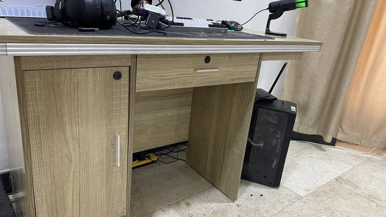 تجميعه كالمه للبيعه  سعر مليون مواصفات 
كيس 
30508gb 
 M.2512 
Ssd 120 
Hdd1t
B450 
Ram 1x16 3200 
Power 750 
Razen 5 4650G
وياها شاشتين fhd  
جبيره 75 hz  وثانيه 60hz 
سماعه كيمنك 
وياها سبيكرات 
 وياها ميز وكرسي  
وكامره  وكيبورد عدد  2  واحد لوجتك وثاني دراكون 
وماوس 
وماوس باد 
مكاني بغداد بدون توصيل  كامل ابيع


**إذا كنت صاحب هذا الإعلان وتريد حذفه لأي سبب، رجاءا أرسل رسالة إلى الدعم الفني**