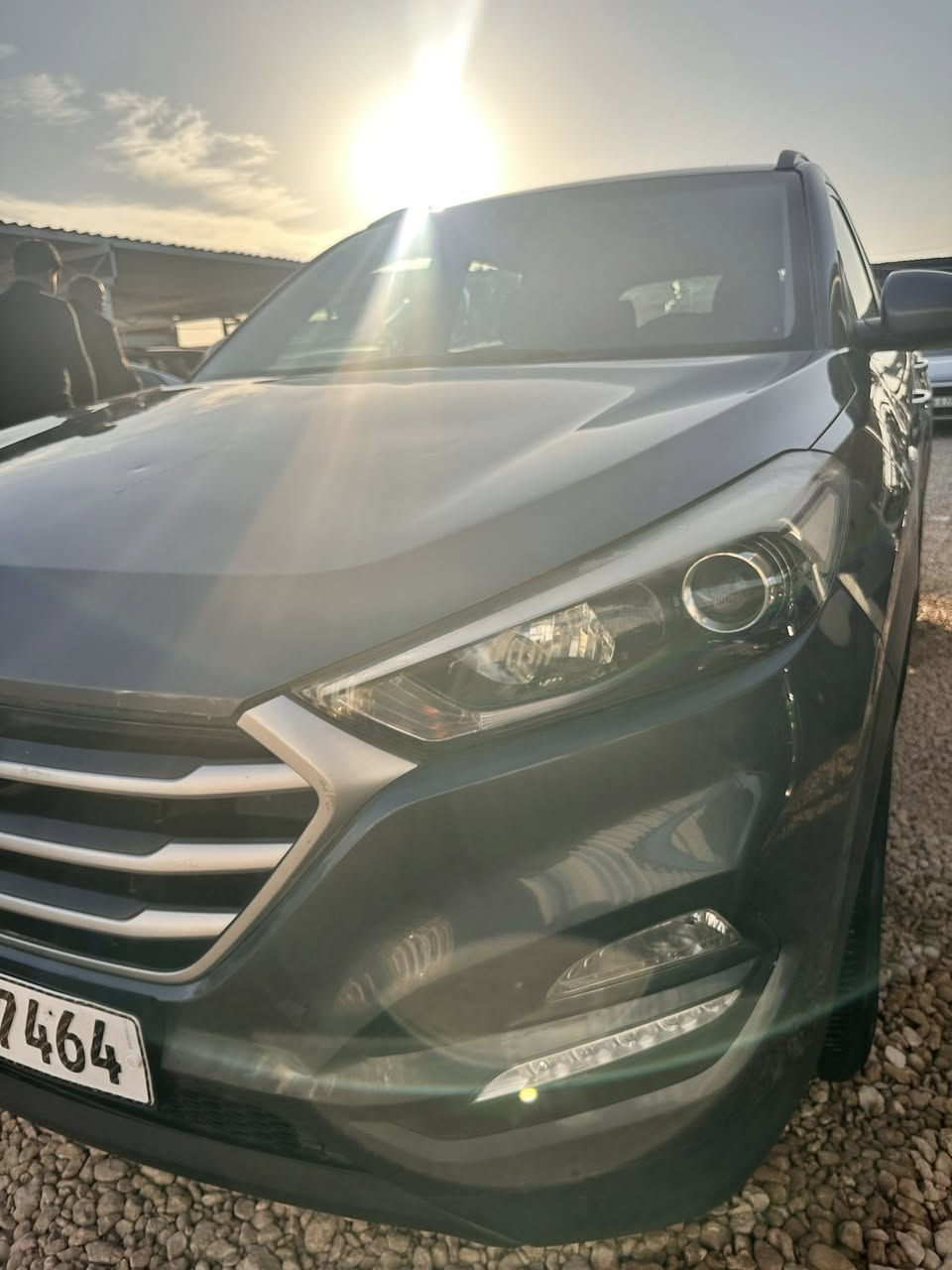 السلام عليكم للبيع
نـــوع السيــــارة : توسان. 
المـــــــوديــــــل :2017
لـون الســـــــيارة : نفطي.  
عدد الاسطوانات : 4. 
حجـــم المحــرك : 2400
رقــــم اللوحـــــة : بغداد 
تبريد.            شرط. 
سيارة.       امريكية 
مكينة. و كير.       شرط 
حداية.  خلفي امامي 
كلة.    جديد. ع ايدي.  
تخم تاير. جديد. مع ويل
- [ ] كشنات كهربائي 
- [ ] كراسي. كهرباء 
- [ ] سيارة.  كندي. 
- [ ] سنوية.   لل 26 هزة. جديدة.  
- [ ] سيارة.     ماشية.    155 كيلو. مو ميل. 
- [ ] الملاحظـــــــات  سيارة. 
- [ ] رحمه الله والديك. عطرنة. كلمة طيبة. 
- [ ] مكان سيارة بالدوانية. 
- [ ] السعر              بيها مجال. 
- [ ] اخوان كلشي مذكور واضح كدامكم 
***********
