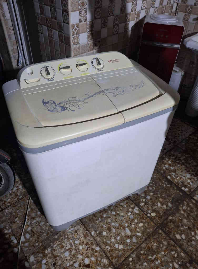 السلام عليكم أجهزة للبيع
ثلاجة حمرة ١٨ قدم ١٥٠ 

مجمدة ١٤ قدم ٩٠
مجمدة هونداي ١٠ قدم ١٣٠ 
غسالة  ٦٥ 
براد جوزي ٦٠##
أجهزة نضيفة للأمانة وتبريد ١٠٠ على ١٠٠ واطي ضمان  
عنوان الشعب ***********
