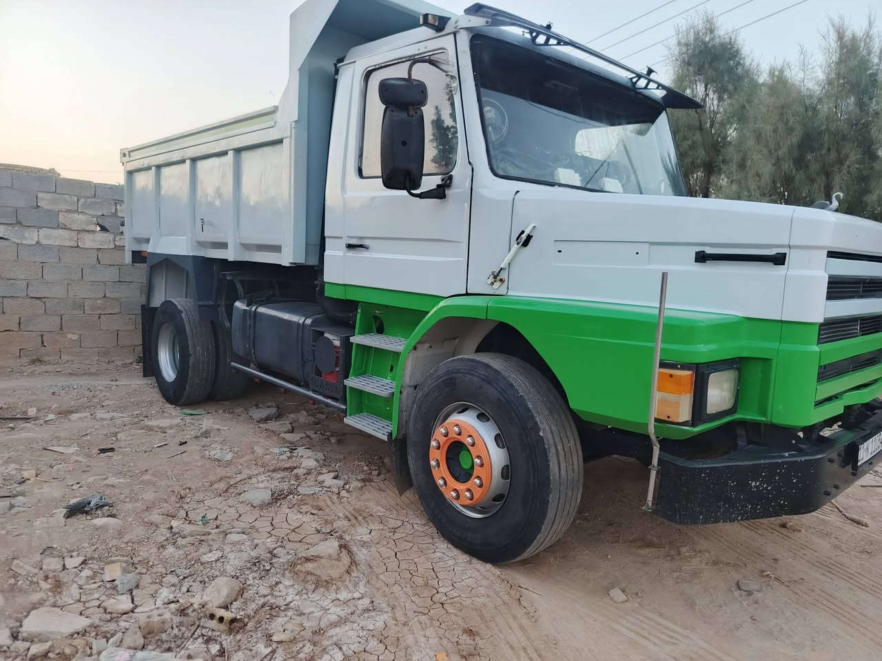 سلام عليكم 
سكانيا للبيع محرك 12.5 بيهة بخار سيارة معمرة جديد او جاهزة موديل 82 رقم نكليزي الجديد بغداد بسمي تبريد السيارة جاهزة للشغل ***********
