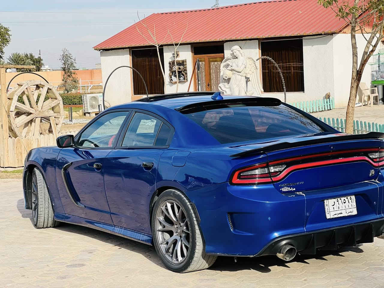 السلام عليكم جارجر 2019
‏SRT /6400 سكات باك 
فول واحد عل واحد
فتحه سقف
شاشه كبيره
رادارات
لون موميز 
كزوز صوت قنبله
مكان سياره بغداد 
جسر ديالى تقاطع نهروان 
___________________________
الاستفسار اتصل
***********
