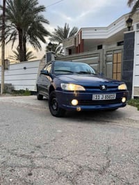 شباب بيجو فرنسي ٣٠٦ سياره بدون حادث مصبوغه عام لجماليه سياره كير مكينه...