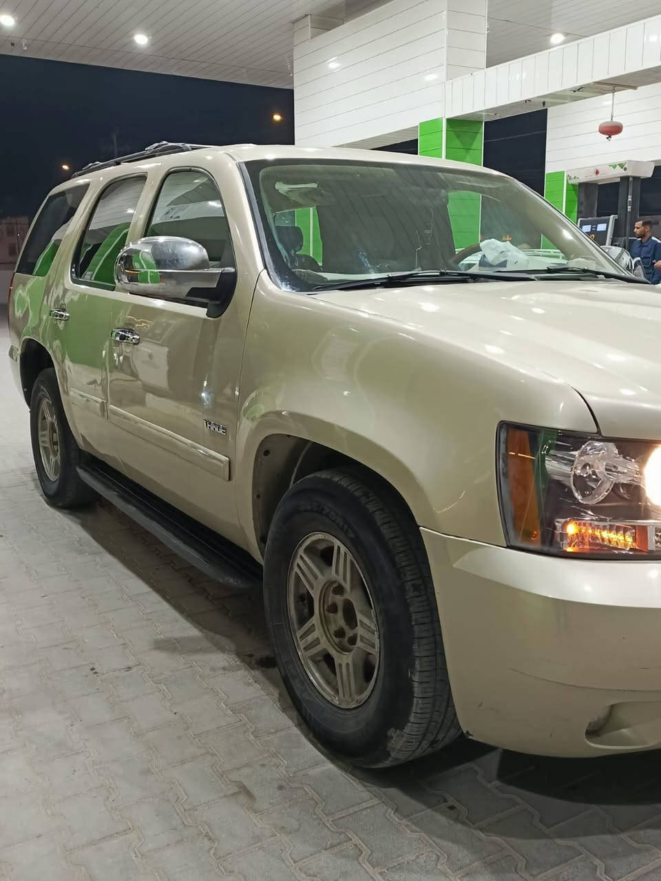 السلام عليكم
تاهو خليجي 2007
رقم بغداد راعيها ب البصره
شرط التحويل
لون شمباني 
السياره صبغ عام جماليه
بدون ضربه بدون معجون
دوشمه جديده دشبول جديد محرك كير خير من الله تاير حداديه ټمـٱمـ
السعر 155
العنوان البصره
هاتف ***********
