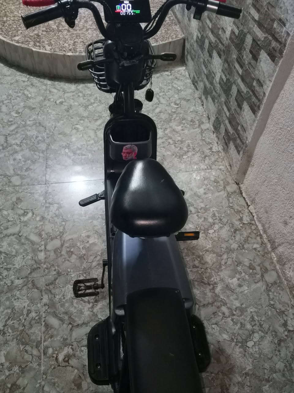 باسكل شحن للبيع
كله شغال مستخدم شي قليل 
5/بطاريات حجم كبير مابي نقص 
السعر 325 وبي مجال بسيط 
***********/أيضا بي واتساب
