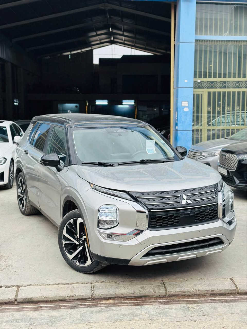 ميسيبوشي اوتلندر 2024 بيع عام صبغ بدون دواغل بدون ارباك مواصفات فول فول بس بدون فتحه سعر154 مكان سياره اربيل *********** أربيل, العراق
