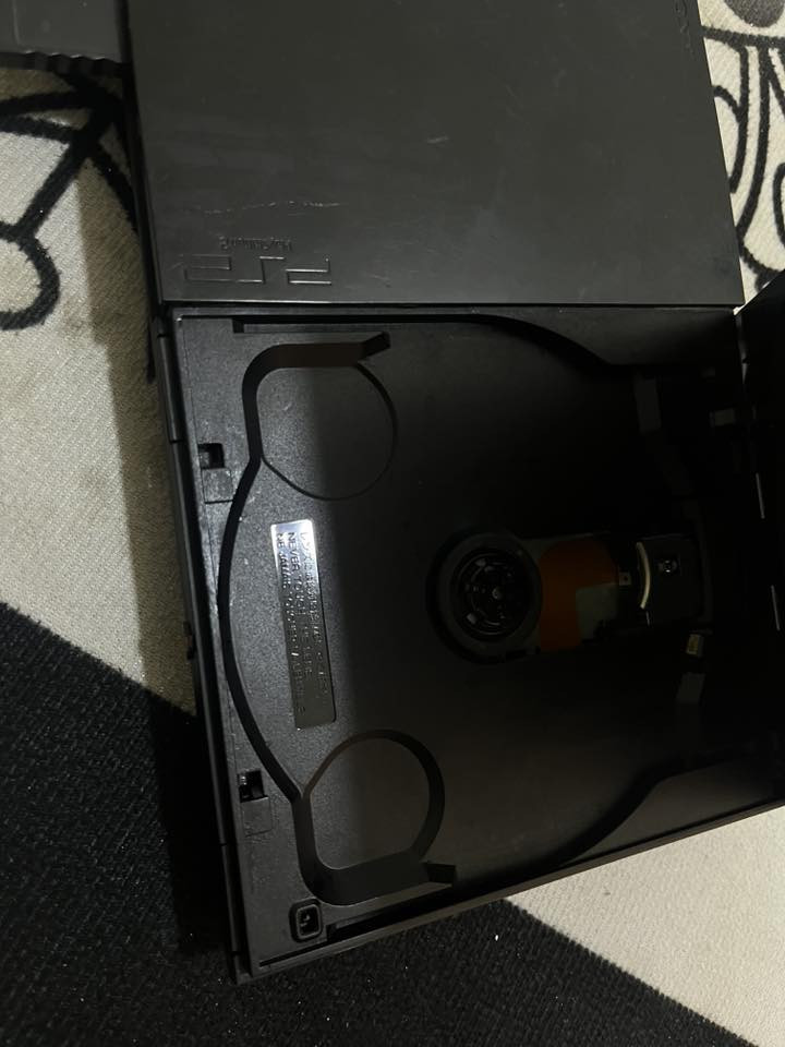 السلام عليكم
بلي تو للبيع نضافه عاليه 
يجي وياه بس ميموري و جوستك ما وياه فلاش
يشغل فلاش و هارد و قرص اصلي
و مثل ما موضح نضافته
السعر 35 الف 
مكاني البصره القبله عندي توصيل داخل مركز البصره فقط
للتواصل ***********
