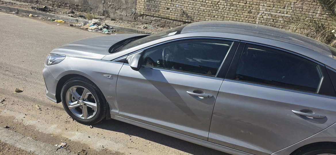 السلام عليكم
للبيع والمراوس سوناتا وارد كوري خط واحد غاز مكفوله سياره بيها طخات بسيطه امبين بالصور
نص فول رقم بغداد
 كير محرك مكفول 
تخم تاير 
ماشيه 67قابل للزياده 
اذا مراوس سوناتا غاز  2025 ونطي فرق
كلهة تعرف السوناتا مايحتاج اكتب جريده
مكان السياره
بغداد كماليه 
***********
السعر 185قابل للتفاوض
