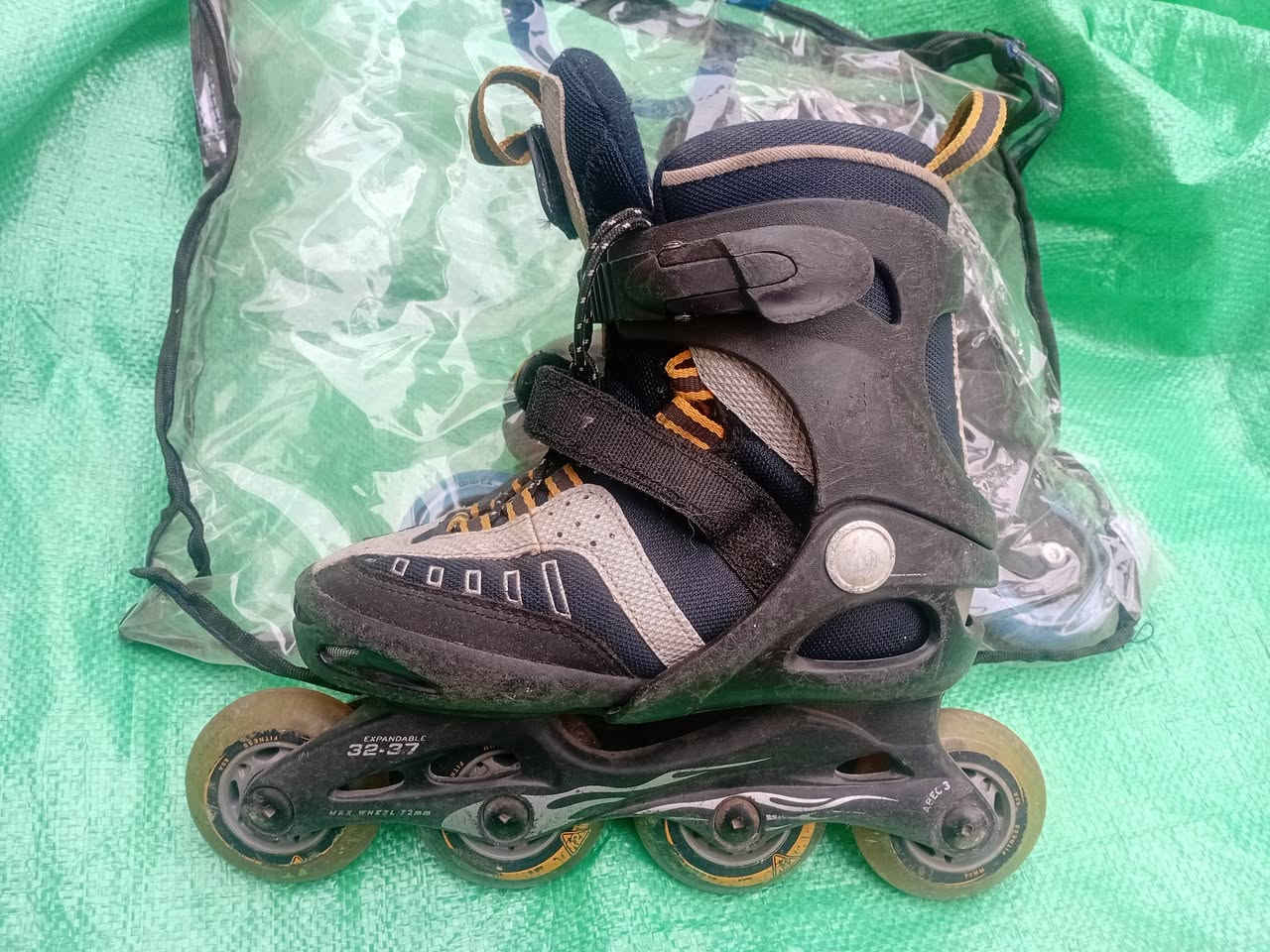 السلام عليكم 
سكيت مستورد اوربي جلاتيني  
مستخدم نظيف جدا 
كل قطعه وسعرها


**إذا كنت صاحب هذا الإعلان وتريد حذفه لأي سبب، رجاءا أرسل رسالة إلى الدعم الفني**