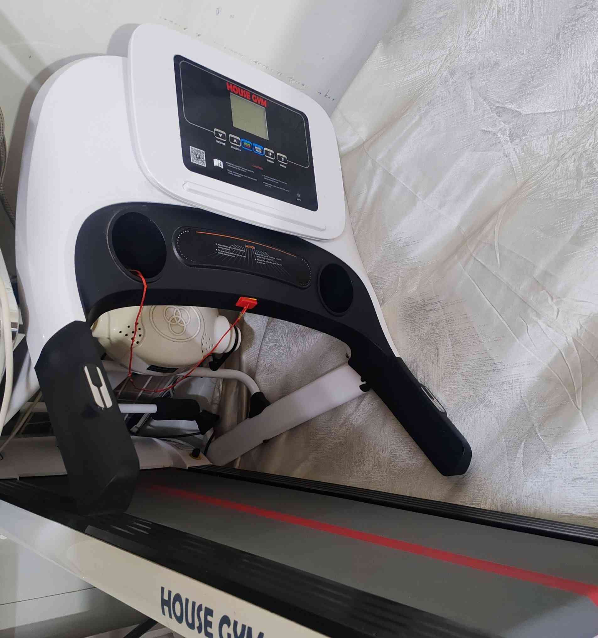 جهاز جري جبلي للبيع نضيف جدا استعمال قليل جدا


**إذا كنت صاحب هذا الإعلان وتريد حذفه لأي سبب، رجاءا أرسل رسالة إلى الدعم الفني**