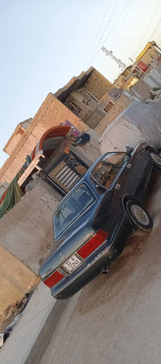 السلام عليكم للبيع ارنب موديل 1992 سياره شوفت عينك نضيفه ومكفوله كفاله عامه وبلاتوث سماعات جدد توني مبدلهن كهربائيات شغاله كله ونضيفه رقم بغداد تحويل ثاني يوم 
سنويه 2030 دواخل جدد 
تبريد قطعتين شغال 
ثلاجه خلفيه
مكاني ذي قار قضاء الغراف
سعر 55 وبيه مجال مستعجل 
***********
