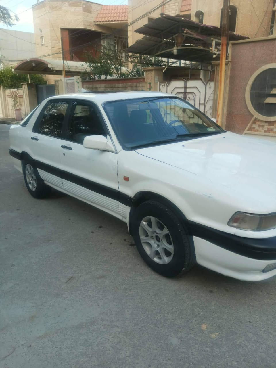 السلام عليكم 
مستبوشي كلند 
موديل 1991
محرك تك المرغوب
سنويه عظم 
كابون بانزين بيها
شرط الوكالة والتحويل من الشرعي 
مشروع وطني لل28 
السيارة بدون ضرر وبدون صبغ بشرط
طخم الامامي والخلفي جديد
طخم تاير ما صارله اسبوع جديد
السيارة جاهزه وحلوة وترايك وين ما يعجبك
اخواني سعر السيارة 32 وبيها مجال بسيط للطيبين
رقم الهاتف/***********
الكورك بي واتساب
