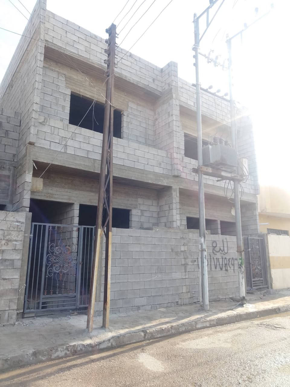 هياكل تؤام للبيع مساحه الواحد 60 متر حي الانتصار شارع 30 قرب اسواق حسام سند ملك صرف طابو الزهور شرط التحويل يتكون كل هيكل من غرفتين نوم وهول واستقبال ومطبخ ومشتملات وبيتونه 

سعر الهيكَل الواحد 40 وبي مجال للتواصل والاستفسار الاتصال 

***********

***********
