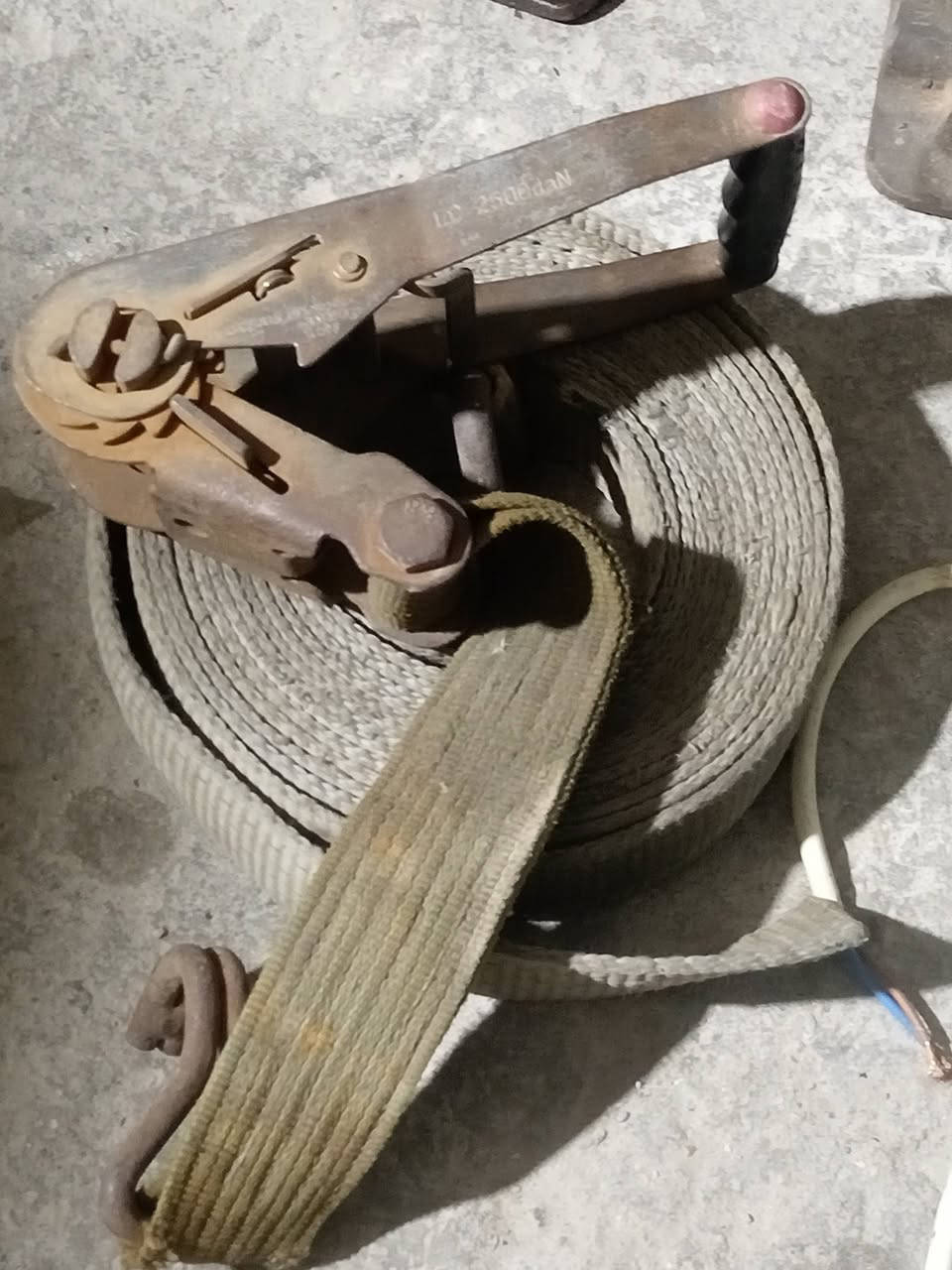 السلام عليكم
اخوان غراض للبيع نضيفات كلش كلشي وسعره  مناسبات 
عنوان بغداد الحسينيه الراشدية رقم *********** 
***********
