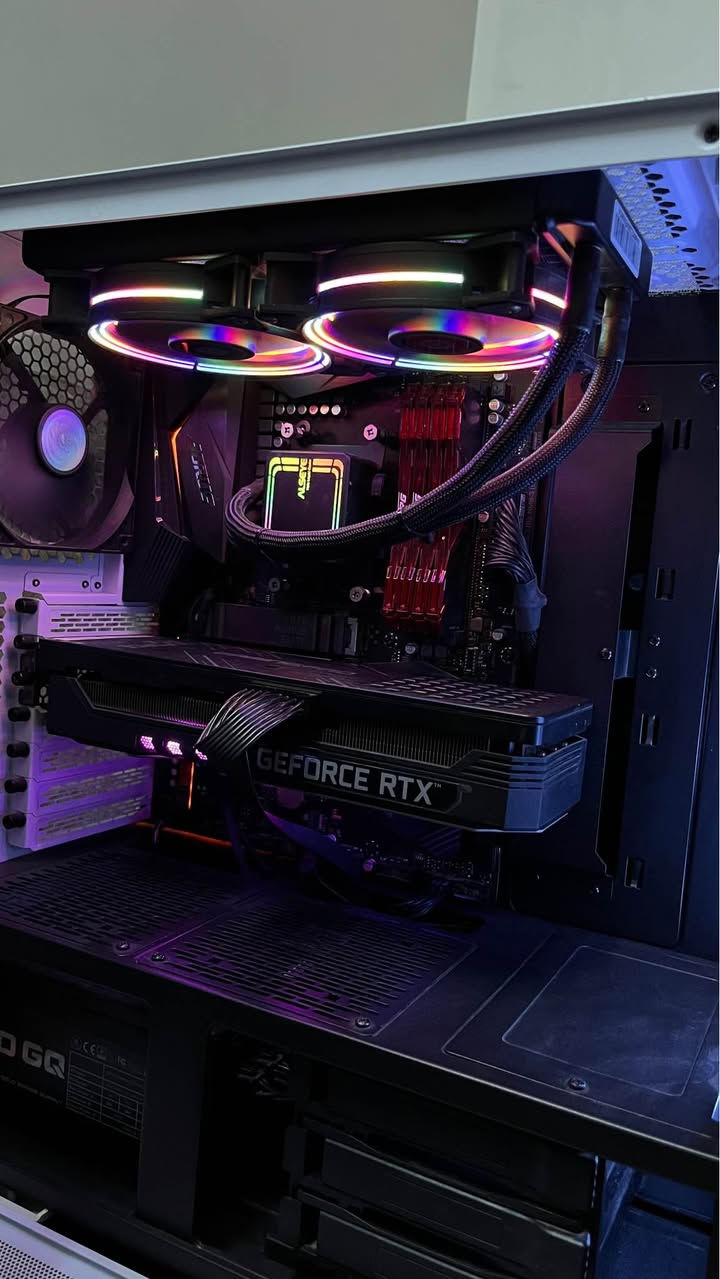 بیسی گیمینگ 
CPU: R7 5700X3D
Motherboard: X570 AORUS ELITE 
GPU: RTX 3070 8GB GAMING PRO
RAM: 2x16 32GB 3000mhz 
STROGE: 256GB SSD + 1TB SSD LEXER
PSU: 750W +80 BROZNE 
COOLER: LIQUID COOLER 240mm ALSEYE
CASE: LIANLI LANCOOL MESH 2 4 FAN 

Price:1100$
سعر: 1,700,000

ضمان ٦شهر
زەمان ٦ مانگ
*********** أربيل, العراق
