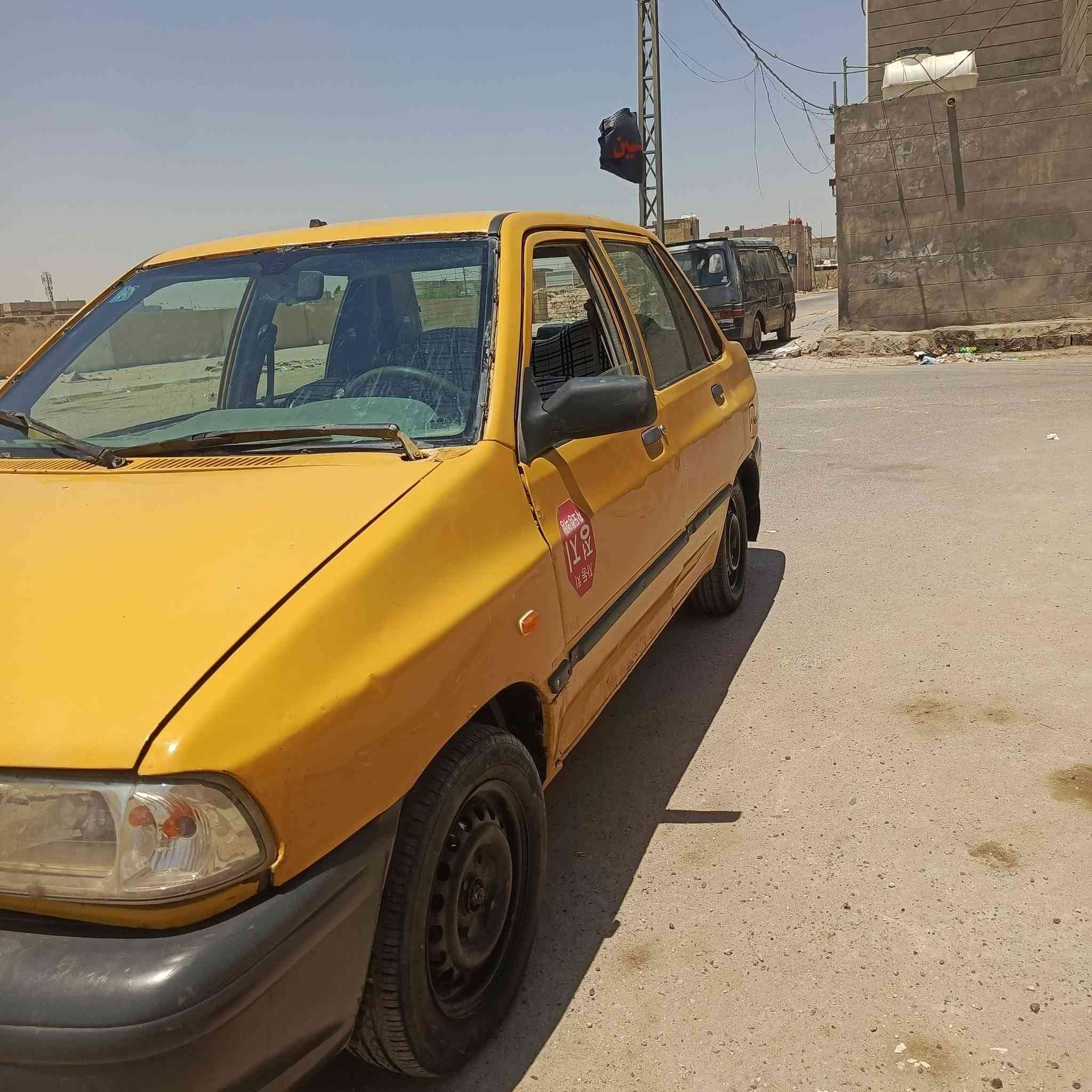 سنويه لل 2027 رقم بغداد الجديد 
مالكه موجود ويريد مداور 
سعره 20$
كير مكينه نضيفات 
تخم تاير جديد 
حداديه جديدة
غرفه نضيفه
كرهبائية كله شغاله من الطول لطول 
مكاني ديوانيه حي العسكري جامع زين العابدين رقم ***********
