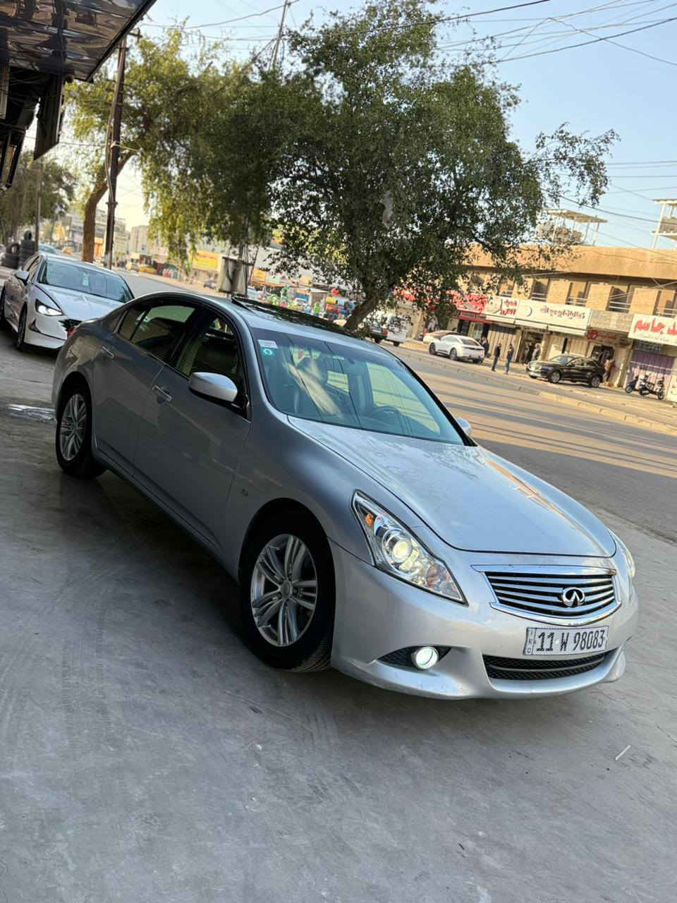 Infiniti  Q40/2015

ملاحضه /السياره منها 2بل عراق وحده واكو وحده ثانيه
ــــــــــــــــــــــــــــــــــــــــــــــــــــــــــــــــــــــــــــــــــــــــــــــــــــ 

المواصفات فول 1/1 :👇

- محرك ٦ سلندر 3700
كامره خلفيه
- دفع رباعي ! يعني فور ويل
- بصمة تشغيل مع بصمة ابواب 
- فتحة سقف سلايد روف
- تبريد ثلج 
- شفتات ستيرن تبترونك
- داخل لون اسود
- كشنات جلد / تبريد و تدفئه
- كراسي كهرباء / خزن ميموري
- ماشيه 57الف يعني زيرو 
- دمام خلفي مع سستم صوت BOSE  سماعات9
- تبريد منفصل قطعتين 
- حساسات خلفية
- دبل اكزوز
- زينون عالي / ناصي / بلوجكترات
- ويل حجم 17 اصلي
او السياره كلش نضيفه او نصبتها حلوه تاخذها متصرف علياها دينار يعني كبل تشغل او تطلع
ـ رقم بغداد الجديد  تحويل او وكاله
ــــــــــــــــــــــــــــــــــــــــــــــــــــــــــــــــــــــــــــــــــــــــــــــــــــ 
الحادث/  قطعه وحده جاملغ امامي ايمن مبدل 
ــــــــــــــــــــــــــــــــــــ
السعر/للبيع او مراوس حسب القناعه
ــــــــــــــــــــــــــــــــــــ
العنوان/ بغداد الكراده
ـــــــــــــــــــــــــــــــــــــ
للستفسار/***********
ـــــــــــــــــــــــــــــــــــــ
