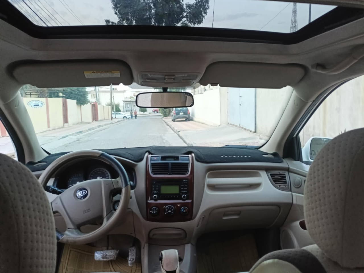 كيا سبورتج 2010
قطعتين صبغ بدون دواخل 
كير ومحرك شرط
السيارة جاهزة من كل النواحي
رقم اربيل جديد بسمي شرط التحويل
السعر 120وبيها مجال 
***********
***********
