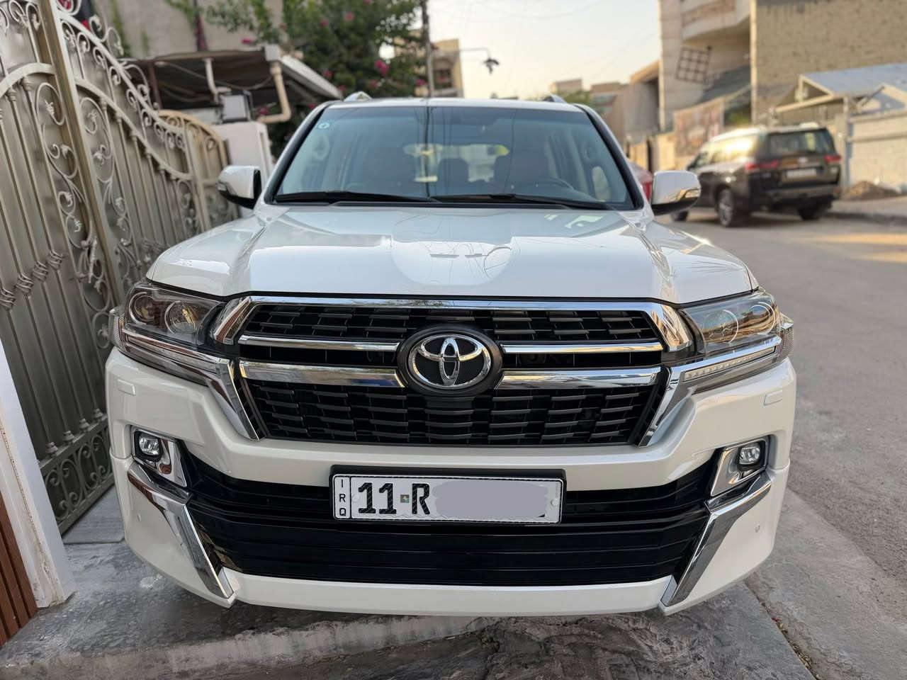 لاندكروز 2021 فطيم اصليه باب اول
رقم بغداد باسمي 

ماشيه ٥٥ الف كيلو 

جديده جدا مكفوله من الصبغ والبارد وكلشي جديد جدا 

كشنات كهرباء 

كشن السائق ٣ حركات

جلد 

محرك ٦ سلندر ٤٠٠٠

والسياره حيل جديده لووووووك وعليها ادامه كامله بالشركه من كلشي 

وكل ملحقاتها وياهه 

السعر ٥٣٨ 

***********
