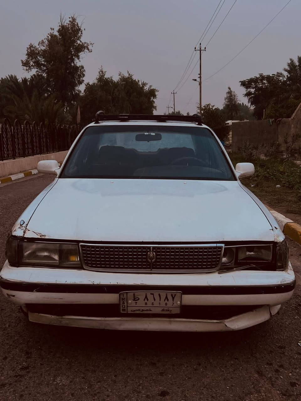 السلام عليكم. للبيع تويوتا كروسيدا
موديل 1990 محرك 6سلندر بلاد
محرك بدون تنقيص وتبخير
كهربائيات شغالة 
سنترلك شغال
جام شغال 
تبريد ثلج 
باتري جديد 
بدون ضربه وصبغ عدى الضرر موضح بلصور 
تخم تاير 
داخل احمر بلادي السعر 52 وبيهه مجال 
هاتف( *********** )
