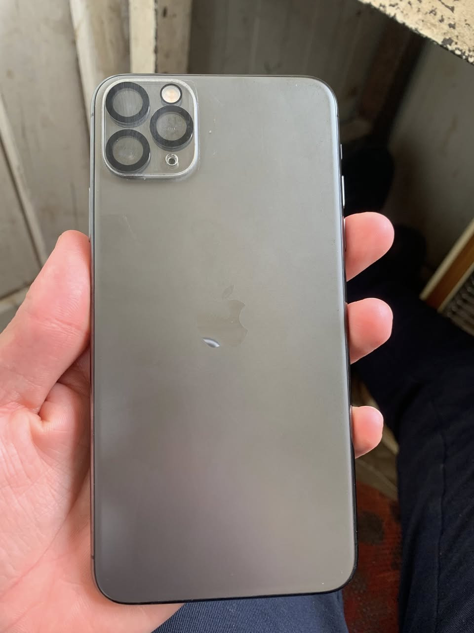 ￼ ‏سلام عليكم جهاز 11 بروماكس ذاكرته 256 بطارية 81 جهاز مبدل بس بطارية باقي الشرط سعر 350 خاص مفتوح 
***********
