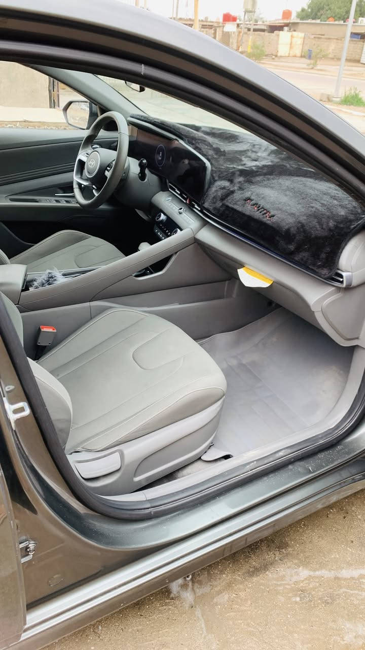 السلام عليكم
الانترا موديل 2025 فول مواصفات 

فتحه سقف 

حساسات اماميه وخلفيه

رادار 

تدفئه بل كشنات 

بصمه تشغيل+بصمه ابواب 

مكينه كير حداده بل كارتون 

محرك 2.0 الفين دوش 

تبريد شرط ثلج ❄️ 

رقم ذي قار/معوقين 

حادثها جاملغ امامي الايمن وباب 

الجاملغ مبدل والباب نفسه البلاد 

بدون ايرباك السياره شرط دواخل سليمه 100‎%‎100 

سياره جديده مامتعوبه ابد فول نضافه 

سعر/160 وبيها مجال 

هـ/***********
