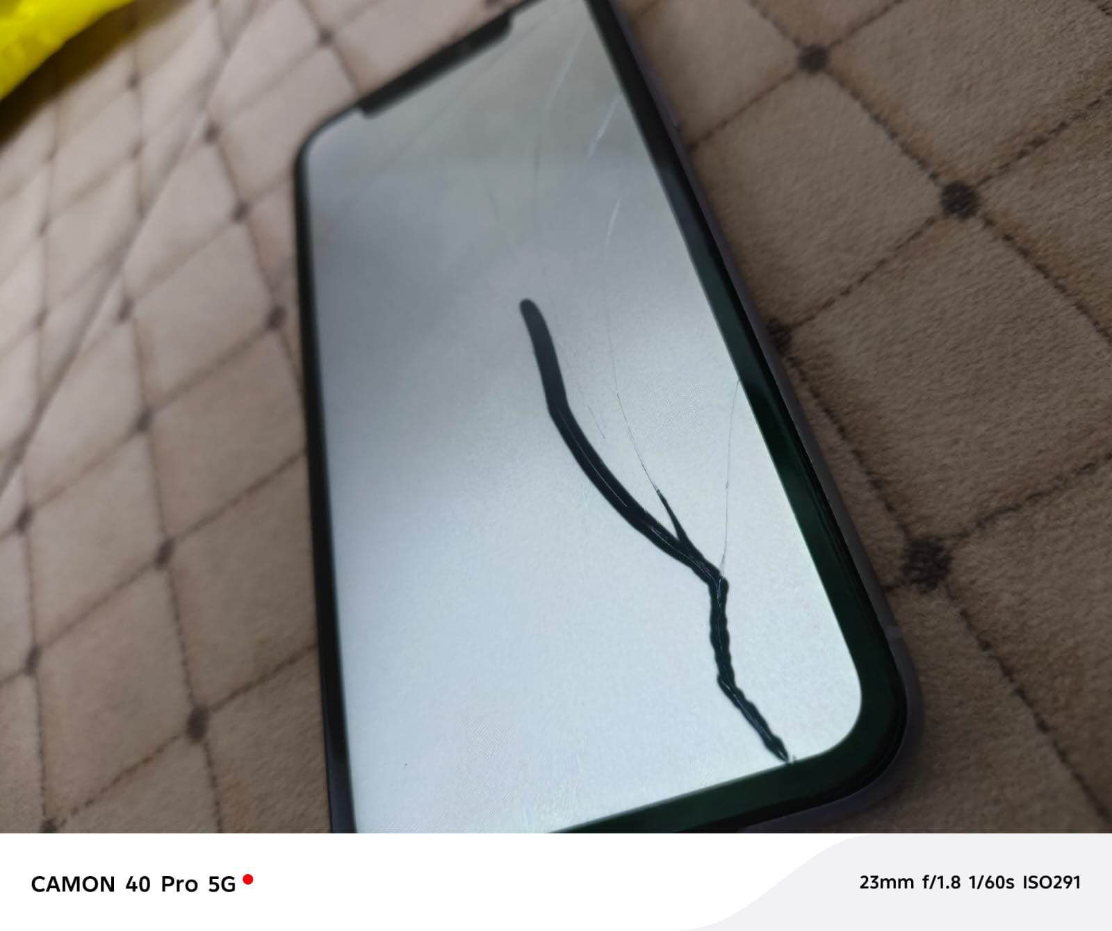 ايفون 11 العادي لون بنفسجي بطاريه 75 مبدل شاشه اصلية 3 خيارات وكع مني وصار فطور بالشاشة واحتركت الجهاز يخبل شحن فيس ايدي كاميرا اتصال كلة شغال عدا الشاشه يرادلهه تبديل سعره 150 بي مجال مكاني بغداد بغداد, العراق


**إذا كنت صاحب هذا الإعلان وتريد حذفه لأي سبب، رجاءا أرسل رسالة إلى الدعم الفني**