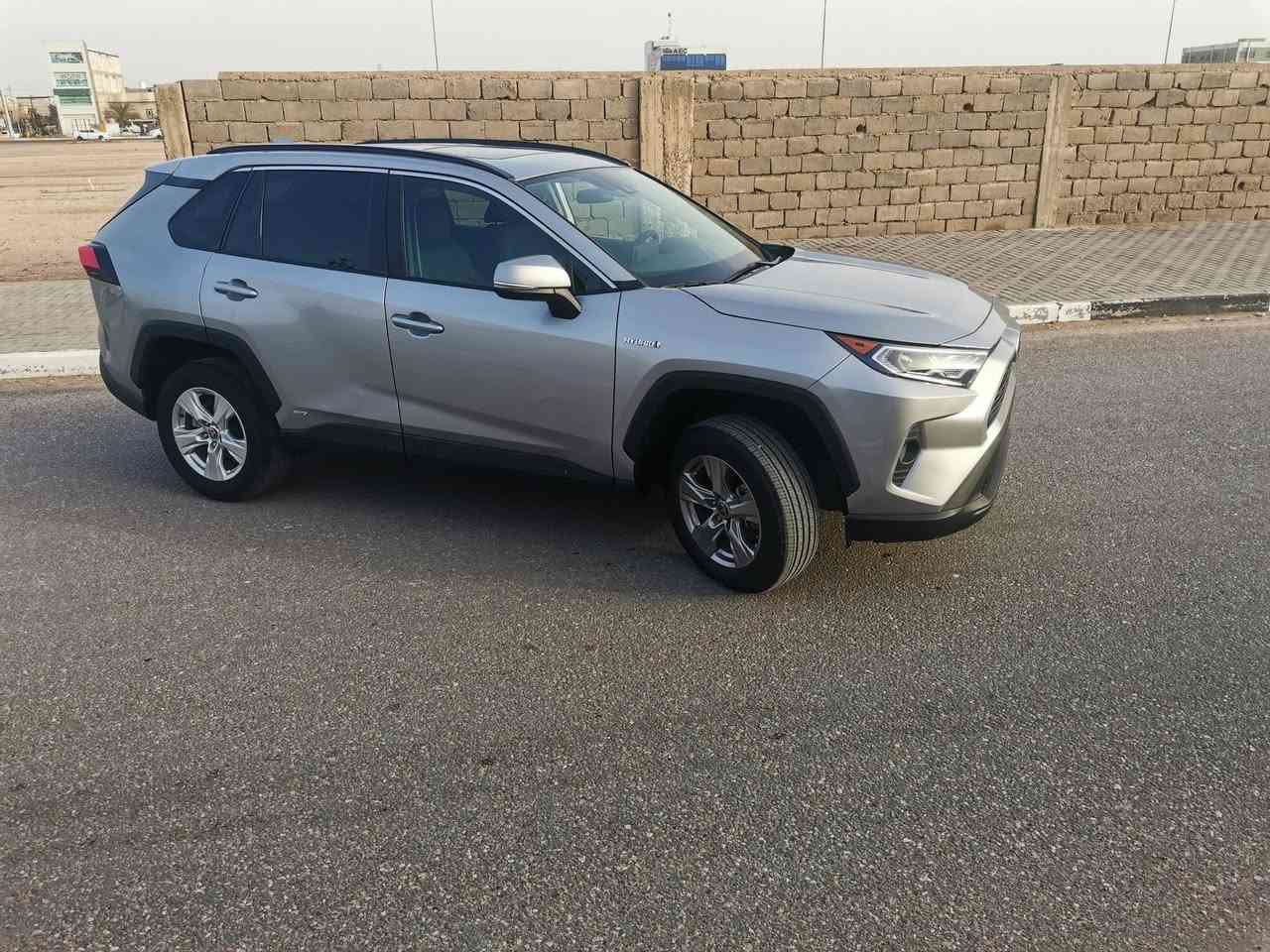 🔴🔴للبيع فقط🔴🔴
RAV4✈️
الموديل::2021
المواصفات::XLE
هايبرد🔋
فتحة سقف
باب خلفي كهربائي
رادارات خلفي امامي ونقطة عمياء
فور ويل
وبعد هواي مواصفات 
الضرر::بابين مبدل وصبغ جاملغ خلفي (جهة السايق)
الممشى::14 الفmi فقط
[[البجم كبس]] 
تشغيل عن بعد 
وارد امريكي 🇺🇸
الموقع::البصرة  
السعر::185وبي مجال 
للاستفسار::***********
