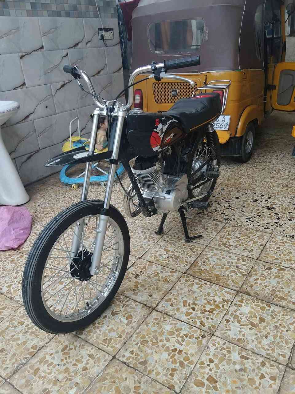 دراجه البيع سيجي ام الحربه تعمير جديد صاله 25يوم من تعمرت بدون وراق سعره 775قفل ***********
