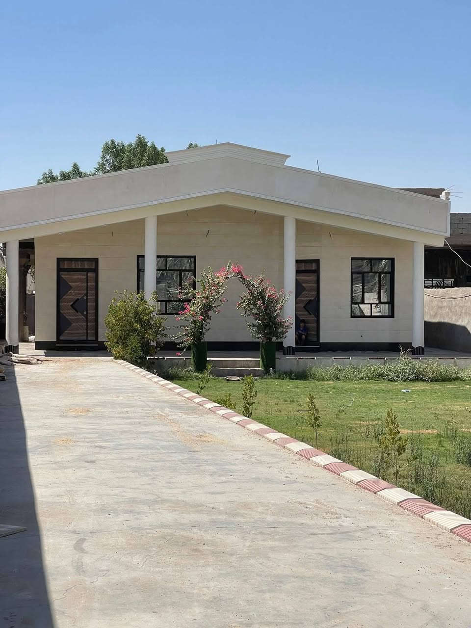 البيع دار مساحه 1120 وجها 17ونص 
بناء جديد وحديث 
يحتوي 
صاله ومطبخ 3 غرف نوم وخدمات 
طابو زراعي سند 25اصولي تحويل 
مباشر 
منطقه الدوانم مقابيل سويب 
خدمات كامله مي تبليط كهرباء 
اتصال ع ارقام 
***********
***********
***********
