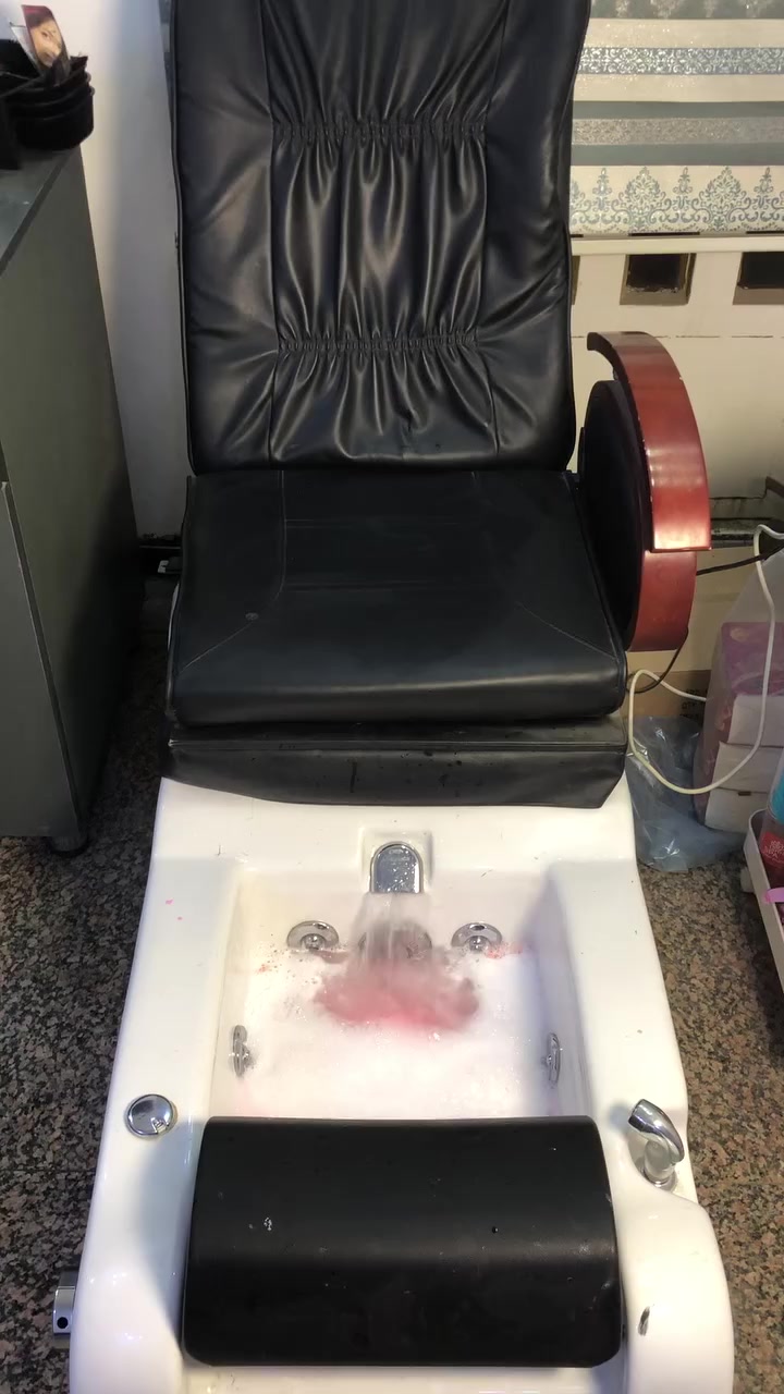 ألسلام عليكم...
مرخصة لأدمن

هذا جهاز(بدكير+منكير) أضافر ورجل 
جهاز ما مستخدم اهواي،جهاز بعده نضيف ومرتب
وما بي أي نوقاصات مجرد ما تاخذه وتخلي بصالونك وموضح عندك في الصور هذا الجهاز يستخدم رجالي،ونسائي 
مكاني{بغداد/ألمنصور/قرب شارع التانكي).
للأستفسار،وللأتصال(***********). 
وشكراً
