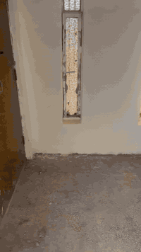 🔴🔴🔴🔴🔴السلام عليكم
🔴بيت للبيع مساحة 350 متر واجهة 11،6 والنزال 30 متر ، يحتوي على صالة كبيرة ومطبخ ومخزن و غرفة نوم في الطابق الارضي و 2 غرف في الطابق الاول و حديقة كبيره و كراج يتسع الى سيارتين …
🔴الموقـــع في الخالص حي العصري الفرع المقابل مستشفى الخالص 
🔴ملاحظة/ يمكن بيع البيت حسب الطلب 350م او 200م او 150م 
للاستفسار اكثر مراسلة او الاتصال على الارقام ، (موجود خاص)
***********/***********
