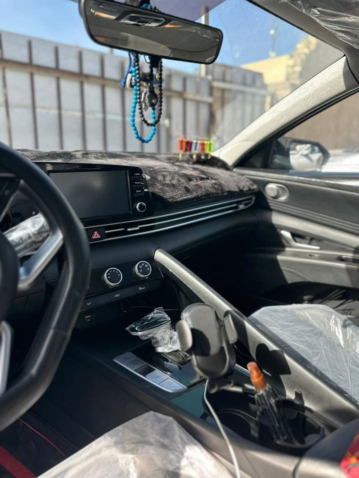 للبيع – هيونداي النترا وارد الصين – كفالة عامة 🔥
🚗 سيارة جديدة جداً
📍 المكان: سبع أبكار
📞 ***********

المواصفات:
▪️ وارد الصين
▪️ كفالة عامة
▪️ الممشى: 29 ألف كم (قابل للزيادة)
▪️ رقم دهوك وباسمي مباشرة

✨ الإضافات والمميزات:
🔹 مبدل الويل إلى 16 عالي
🔹 تايرات جديدة نوع كومفورس
🔹 أرضيات 8D صاعدة على الدوسة
🔹 نانو سيراميك ضمان 5 سنوات
🔹 مسويلها إدامة كاملة
🔹 تبديل زيت الكير + هايدروليك بالكامل تبديل + براد كير + جميع الفلاتر
(كلفتني 450$ – يعني انسى موضوع القطعة والكير مرتاح)
🔹 عازل حراري لجميع الجامات (الأمامية والخلفية والجانبية)
🔹 تخم سوادات (يدّات أبواب + مرايات + مطريات + سبايدر خلفي)
🔹 الأيتات مغلفات PPF

السيارة ما محتاجة فلس، متعوب عليها وحالتها ممتازة جداً 👌
البيع للجادين فقط

📞 للاستفسار: ***********

السعر 148 ومجالها بسيط
