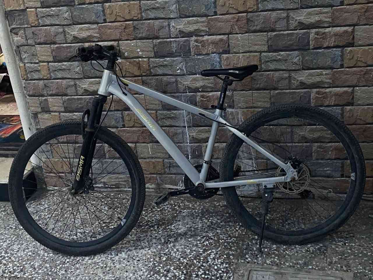 السلام عليكُم بايسكل جبلي ماركة DSMA حجم 26 السعر 175 وبي مجال قليل للشراي الله شاهد علي صارلي 3 اشهر من ماخذه جديد .


**إذا كنت صاحب هذا الإعلان وتريد حذفه لأي سبب، رجاءا أرسل رسالة إلى الدعم الفني**