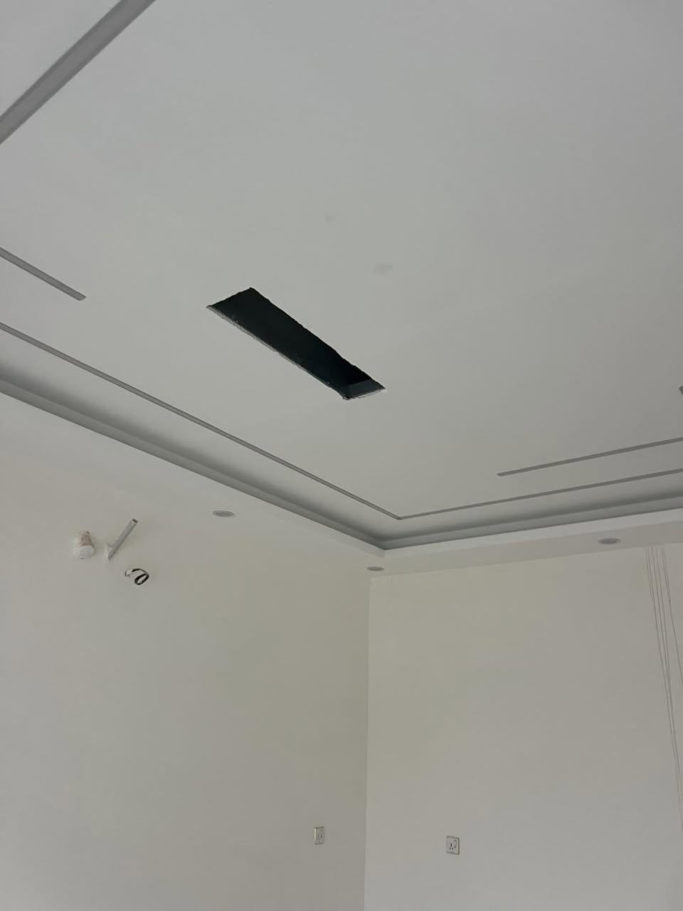 مشتملات  صفر للبيع  مجاورتان  طابقين  درج خارجي 

المساحة لكل مشتمل :  160 م 

الواجهة لكل مشتمل ؛  6.50 م

الموقع  :  واسطي خلف دائرة المعوقين 

جنس العقار  :   طابو صرف 

تفاصيل المشتملات  لكل  واحد ⬇️

طابق الارضي ⬅️ كراج تواليت خارجي مطبخ هول استقبال صحيات وغرفة عدد 2 
طابق الاول   ⬅️ مطبخ استقبال صحيات  غرف عدد 2 وسطح كبير 

السعر  *️⃣  يرجى مراسلة الصفحة او الاتصال على ارقام المكتب 

*********** 📞
***********📞
