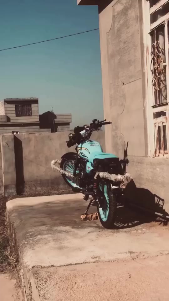 سلام عليكم 
دراجه سونك موديل 25جديه صار شهرين من طالع من الوكاله ماشيه شي قليل دراجه محرك 200cc
مناقصها شي كله شغال تركب وتطلع سعرها 850
نتصال ***********
