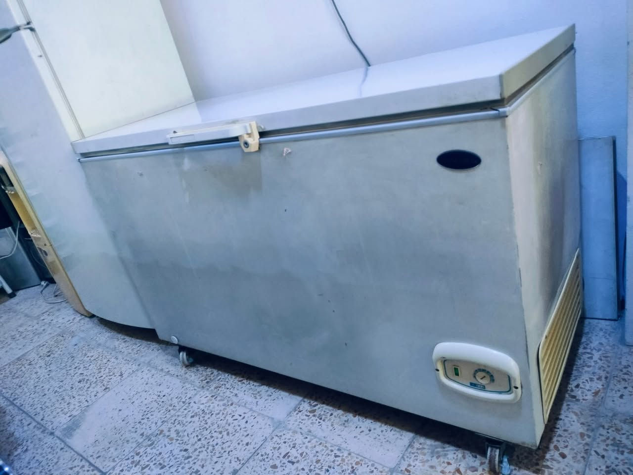 مجمده عدد 3 💯
معرض ابو كرم لبيع الاثاث المستعمل والجديد 💥💥
وشراء جميع انواع الاثاث المستعمل 💥💥💯
  للتواصل واتساب اواتصال ***********--***********
العنوان /(دهوك فايدة)-قرب زراعة فايدة وخلف قائم مقامية شنكال
