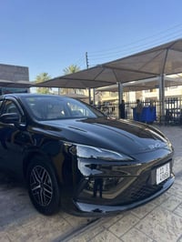 للبيع او مراوس ب دستروير Seal 5 2025  اسود ماشية 13000 كيلو متر . بيها...