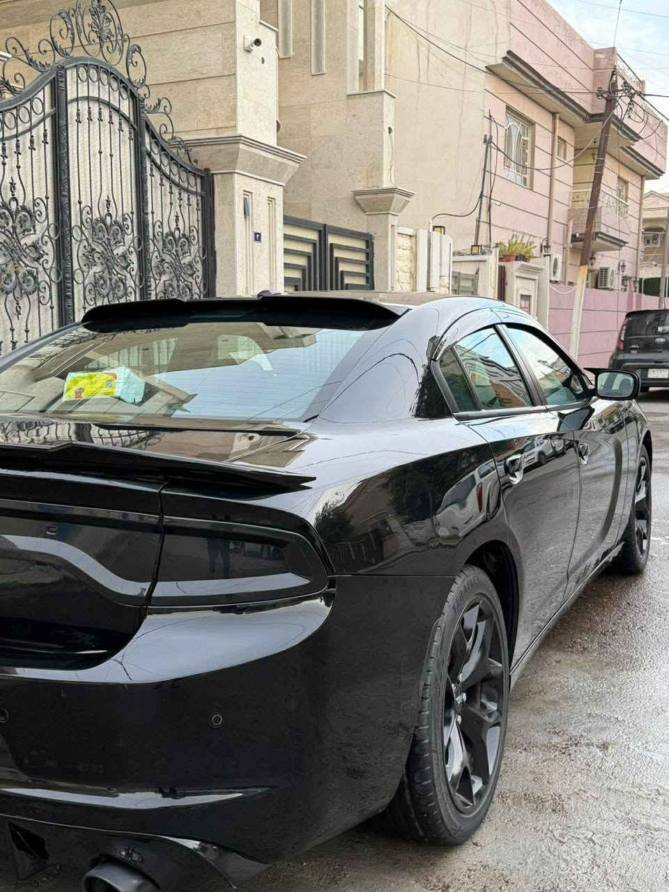 السلام عليكم جارجر للبيع 
Dodge Charger_2022_SXT
اللون: اسود
وارد امريكي: جنطه مصلحه نفسه وبيه بارد خفيف بلباب
مكينه: 3.6
دفع خلفي
ماشيه: 60km
السعر: 230$ بيه مجال بسيط
رقم بغداد
السياره كلش نظيفه
مكاني بغداد الكاضميه 
للاستفسار: ***********
