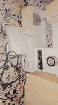 السلام عليكم مكينه للبيع جديده استخدام قليل خياطه وتطريز 110وبيهه مجال مكاني بغداد سبع اقصور ***********
