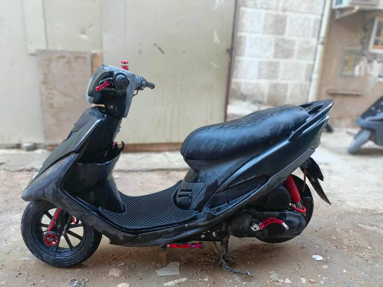 سلام عليكم 
ماكس عدله للبيع دراجه نضيفه كهربائيات شغاله سلف شلعه السعر 650وبيها مجال المكان كربلا شارع ابو طالب ***********
