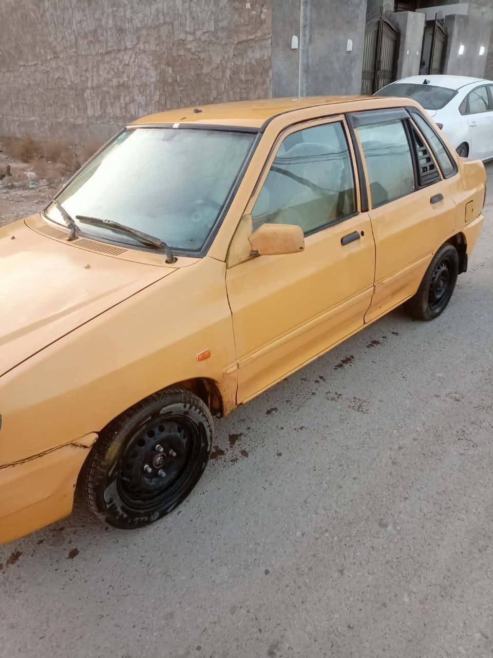 للبيع فقط السعر 21 ورقه 
للاتصال *********** 
سايبا موديل 2013 رقم بغداد الانكليزي باسمي
محرك وكير نظاف 
التبريد شغال
المكان بغداد الكاظميه بغداد, العراق
