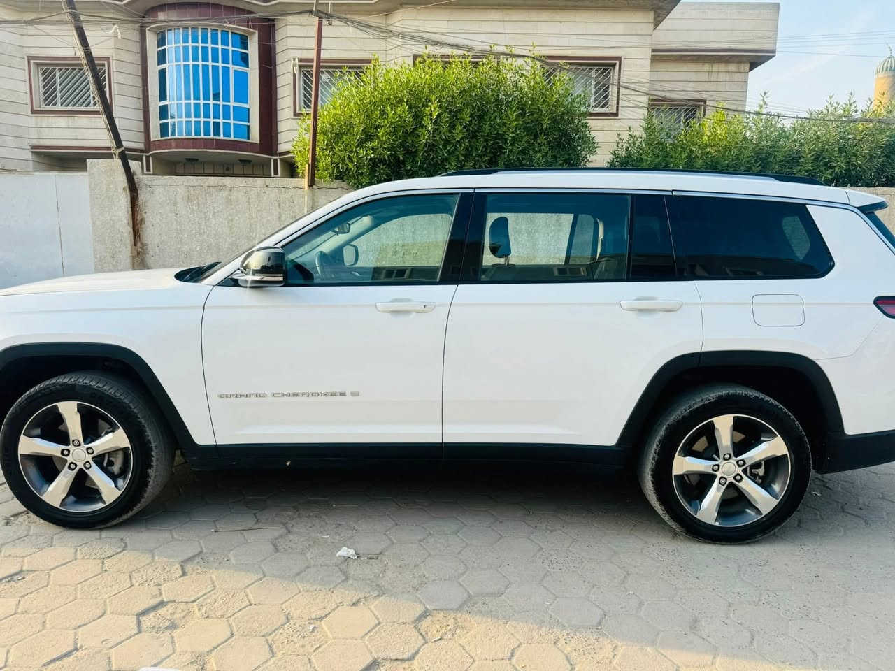 السلام عليكم للبيع جيب لمتد وارد امريكي موديل 2021 رقم اربيل سنويه تنتهي 2028 صور حادث مرفق داخل الصور بدون ايرباك 
المواصفات
7 راكب
فتحه سلايت
شاشه كبيره
كشنات جلد 
كراسي كهرباء +خزن+تتدفئه
ستيرن تتدفئه
صندوك كهرباء
كامره داخليه دواره
حساس امامي خلفي
رادار امامي خلفي
تحديد مسار
تبريد منفصل 3 قطع
اشاير بالمري
نقطه عمياء
وبعد بيها مواصفات
مكان السياره بغداد شارع فلسطين
السعر المطلوب 290$ وبيها مجال ان شاء الله
للأستفسار ***********
